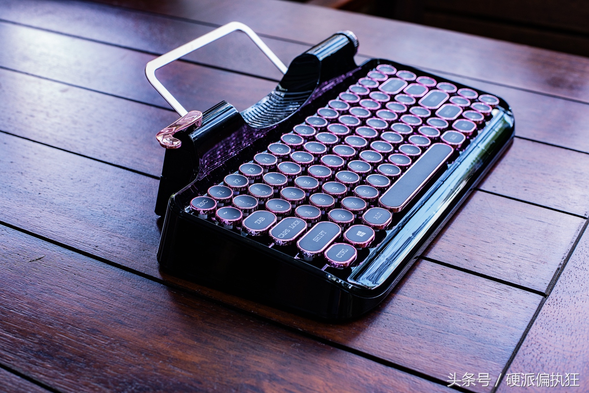 樱桃有一款铁的机械键盘,樱桃新款机械键盘