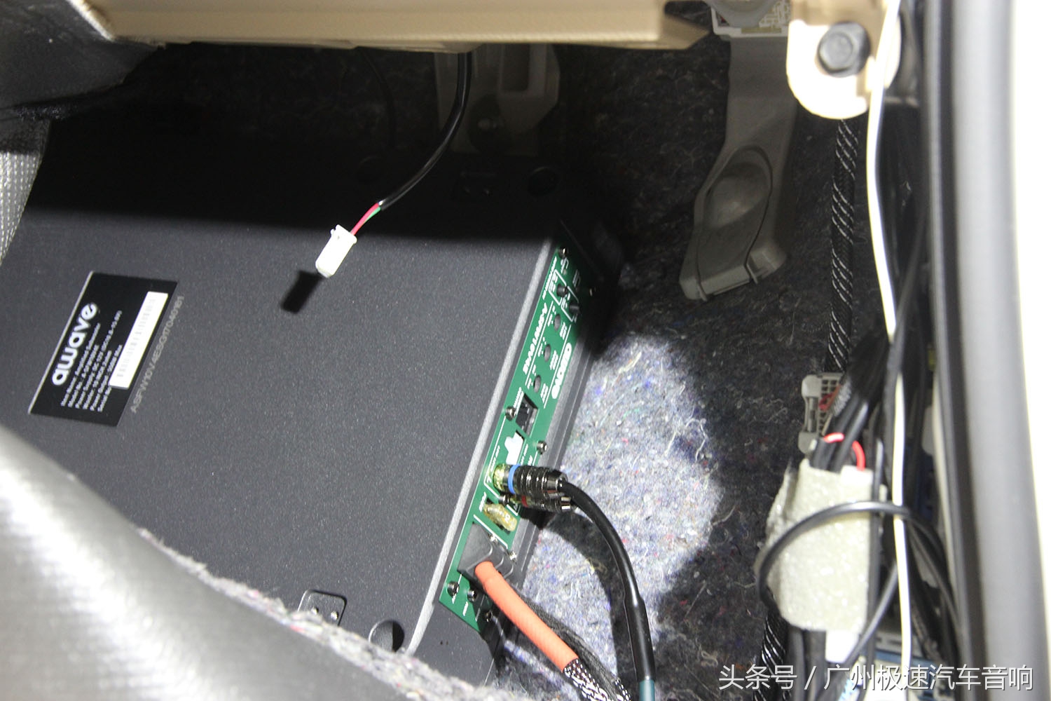 理智的征服越野三兄弟：老大哥兰德酷路泽，享受音响的魅力