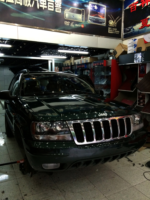 14年的jeep进口大切诺基,12年jeep大切诺基老改新