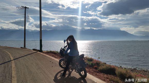 骑着雅马哈踏板摩托车周游世界,骑雅马哈天剑125回家