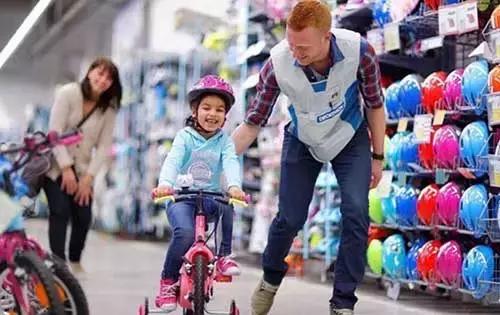 这家不打广告的运动品牌，狂赚中国人钱