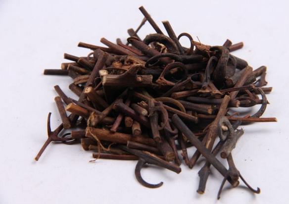 羚羊角清肝明目平肝熄风,平肝羚羊角