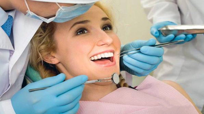 牙齿缝隙越来越大怎么解决,牙齿缝隙越变越大了怎么办