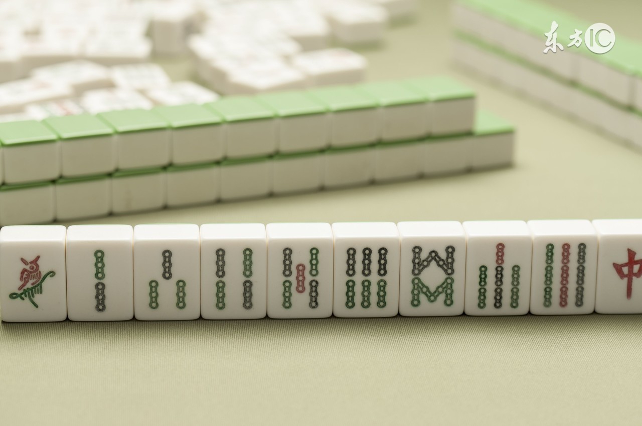 打麻将不能“慢”，试试这几种方法，轻松赢下牌局！