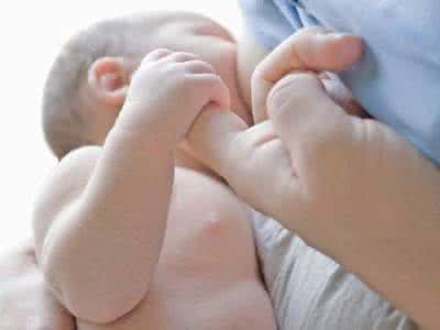 产后奶水少如何补救,产后奶水少的解决方法