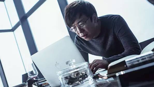 黄渤百亿影帝之路,黄渤当之无愧影帝