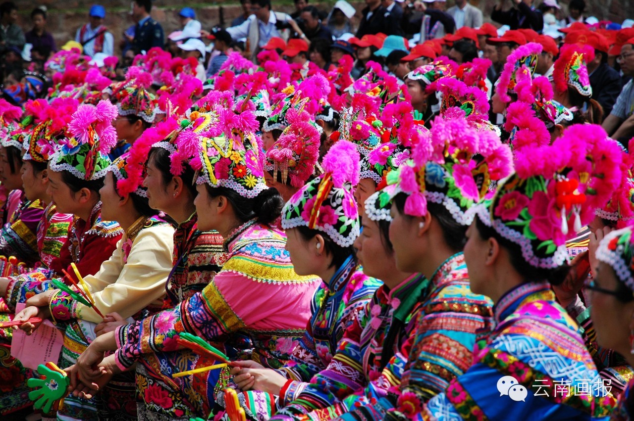 彝族非遗时装周,凉山彝族火把节时装秀