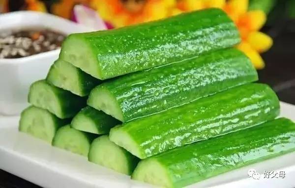 吃杨梅把籽也吞了,为什么吃杨梅嘴里会破皮