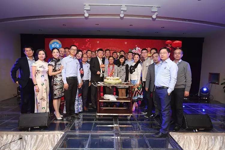 一路相伴感谢有你风雨同舟,一路相伴感谢有你动态图