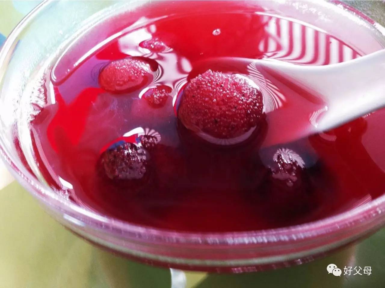 吃杨梅把籽也吞了,为什么吃杨梅嘴里会破皮