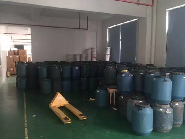 你辛辛苦苦代购的资生、倩碧等化妆品，或许来自小作坊