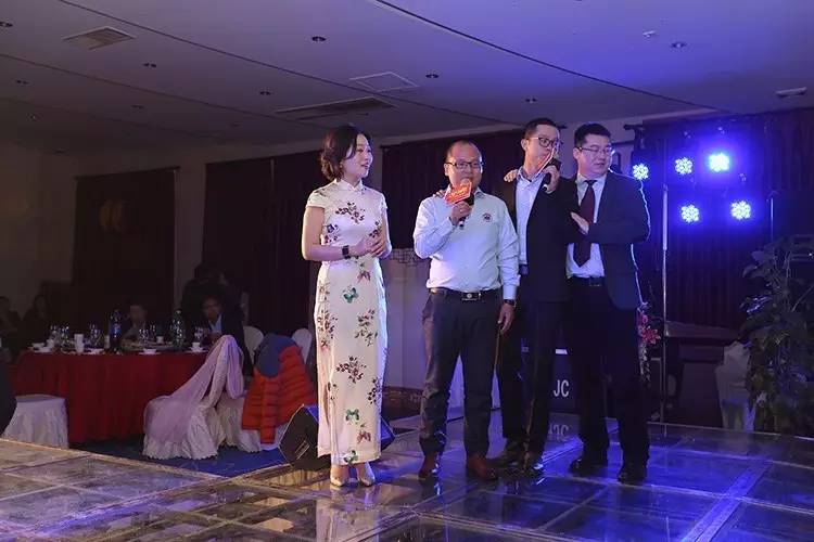 一路相伴感谢有你风雨同舟,一路相伴感谢有你动态图