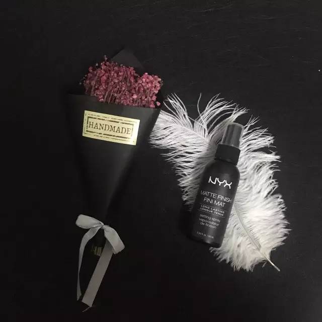 有什么实用的夏日不脱妆小妙招,夏日不脱妆技巧油皮