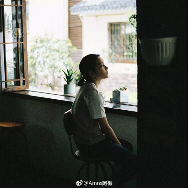 模特面部表情和动作,模特摆姿僵硬怎么拍摄