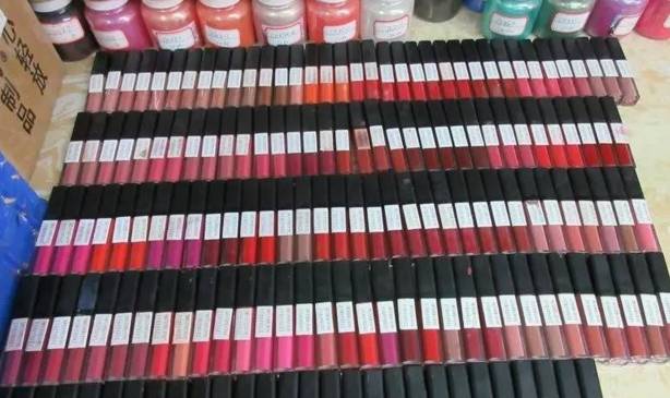 代购化妆品骗局曝光,代购化妆品假货曝光视频