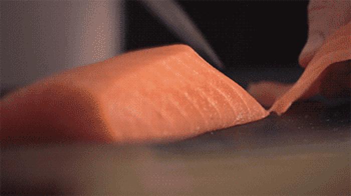 我们日常吃的三文鱼有寄生虫吗,所有的三文鱼都有寄生虫吗