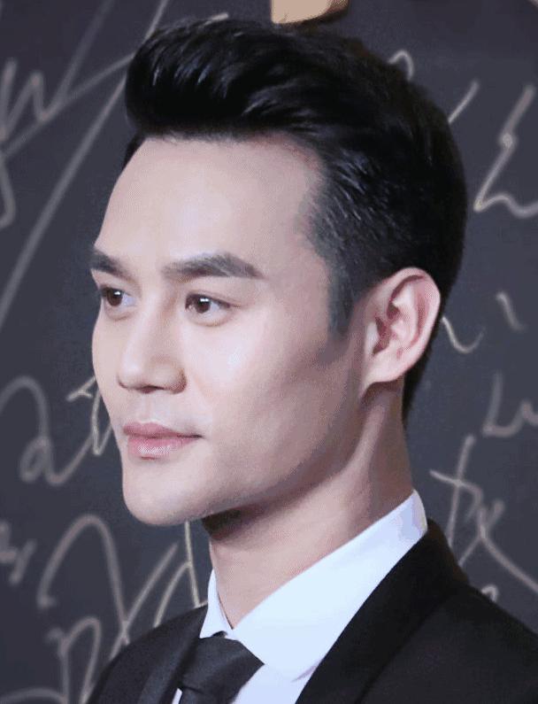 男人要成长和提升自己,男人要努力挣钱提高生活水平