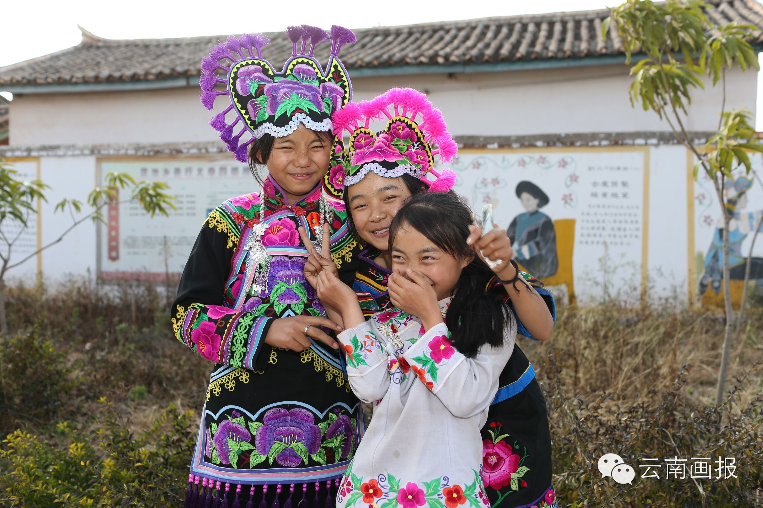 彝族非遗时装周,凉山彝族火把节时装秀
