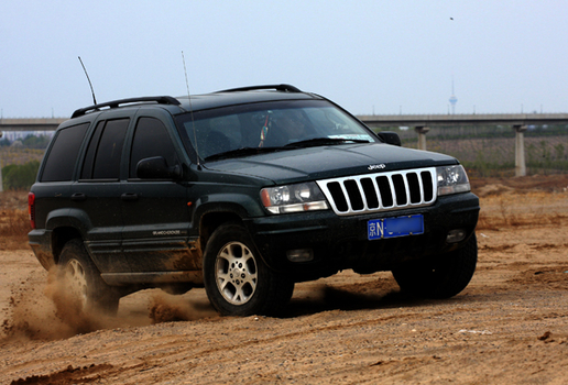 14年的jeep进口大切诺基,12年jeep大切诺基老改新