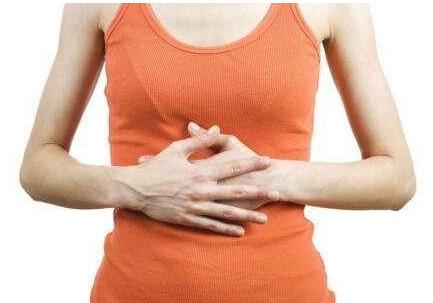 女生老是胃胀怎么回事,女人经常胃胀肚胀怎么回事