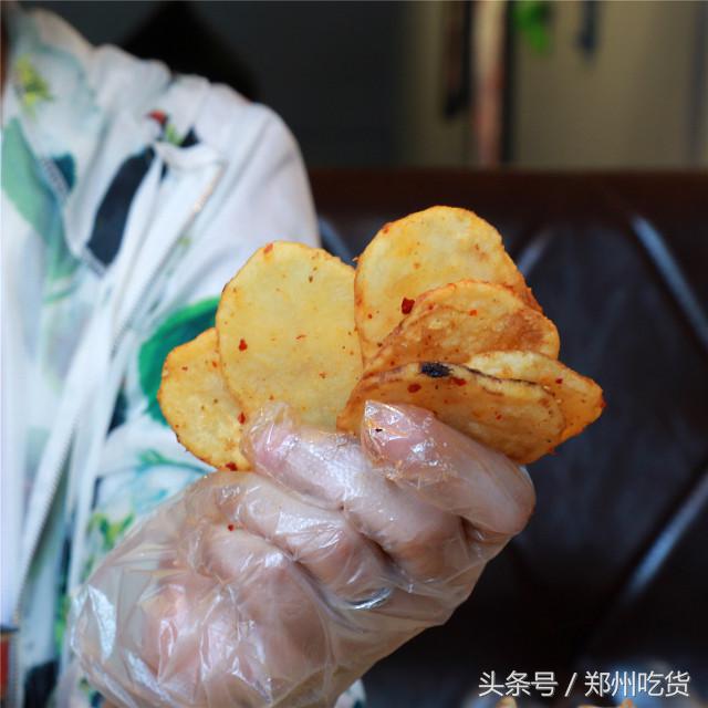 几个意思？去郑州南阳路吃海鲜,服务员你把菜倒桌上就跑？