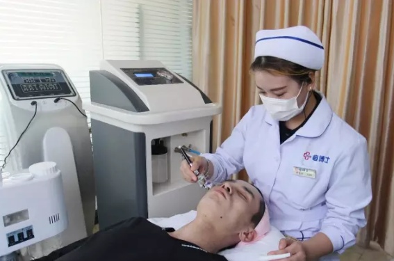 痘印区分,怎样判断自己是痘印还是痘坑