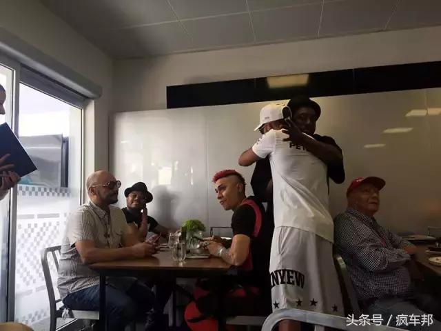 巴库，让我为之疯狂，歇斯底里