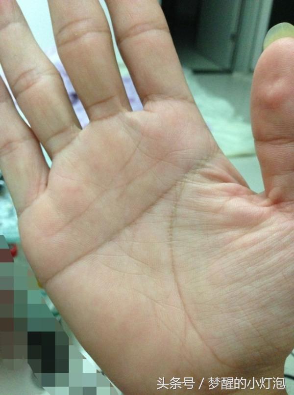 手相中间的线断了什么意思,手相断纹掌是好是坏