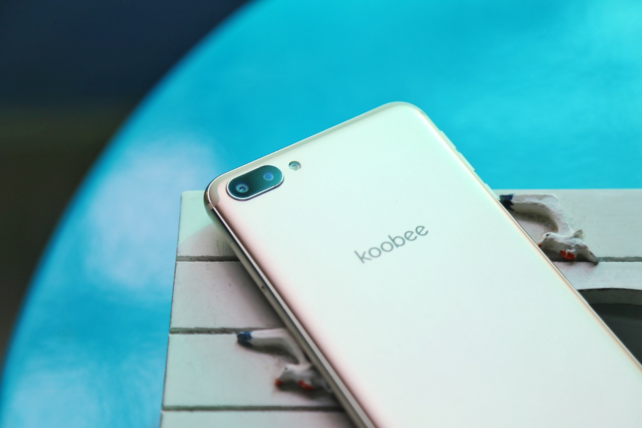 像三星s8的手机,三星s8更换屏幕无边框