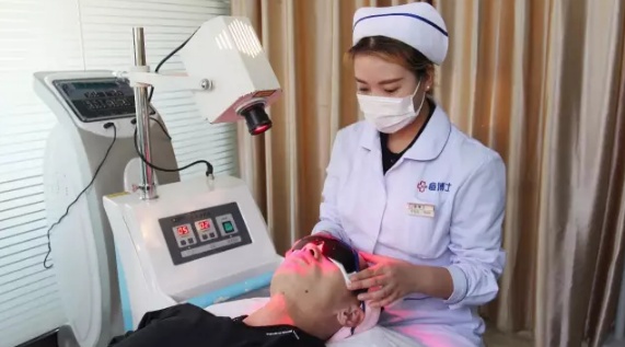 痘印区分,怎样判断自己是痘印还是痘坑