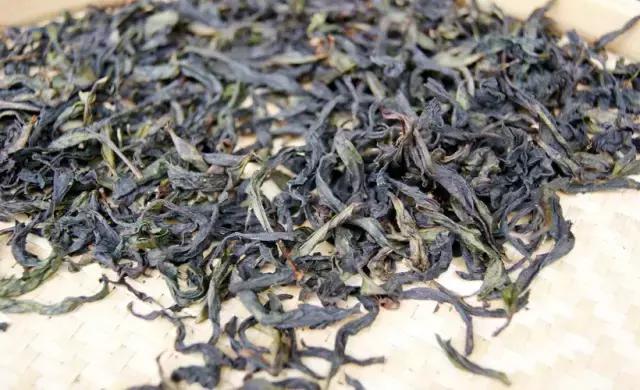 针对岩茶，拣茶梗究竟有多重要？