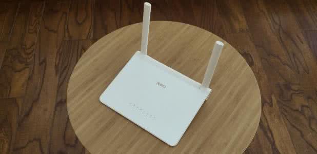 路由器放在高处天线应该怎样摆放,路由器的天线怎么摆放信号最强