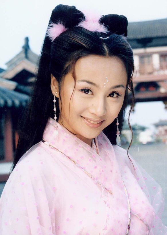 不说主持功力，就演技而言，你更看好湖南卫视那位女主持人？