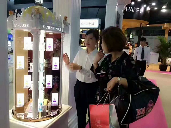 化妆品加盟店运营技巧,化妆品加盟公司运营模式分析