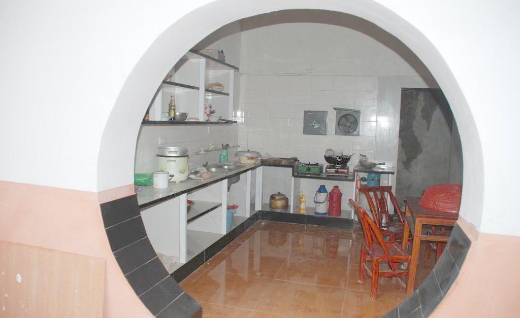 农村大门口对厨房门口解决办法,农村院子大门对着厕所有啥说法