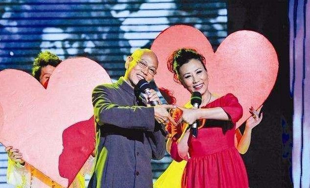 谢娜凭借实力进入决赛张杰助阵，明星恩爱夫妻你最喜欢哪对？