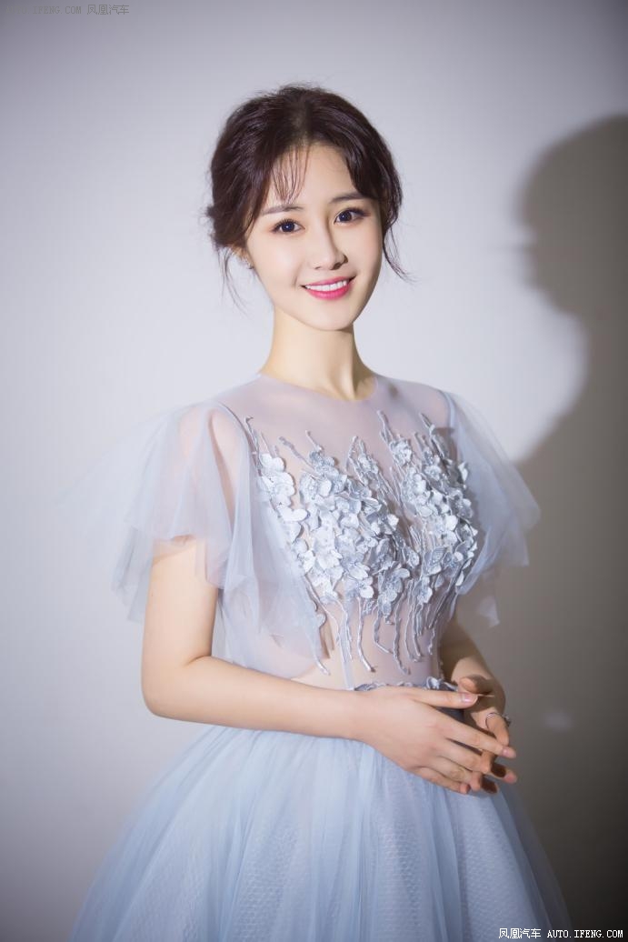 不说主持功力，就演技而言，你更看好湖南卫视那位女主持人？