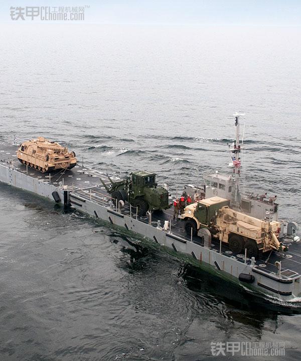 新来的菜鸟又把“挖掘机”开翻了！每周工程机械酷图（18）