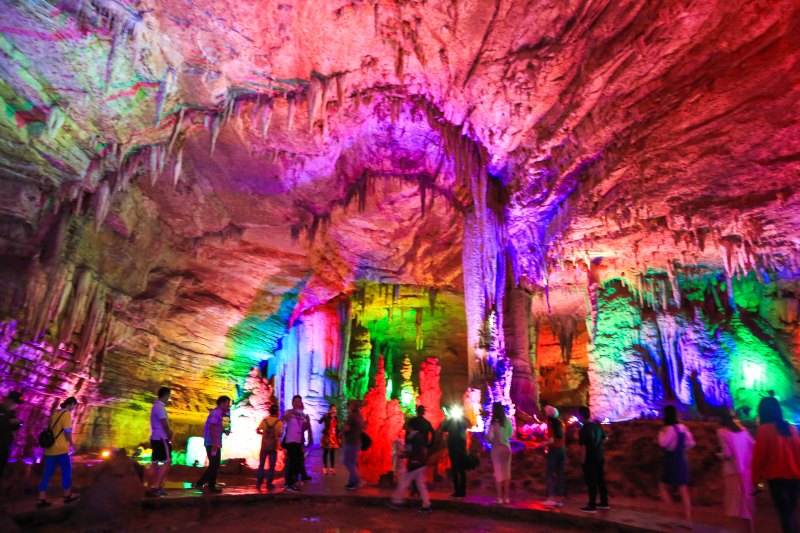 都说重庆热，但在她隔山相望的地方年均14-18度！