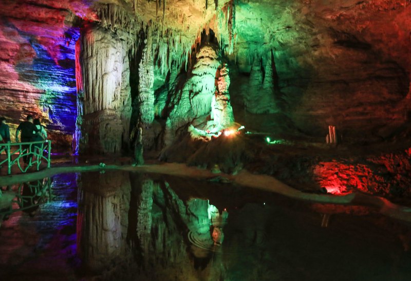 都说重庆热，但在她隔山相望的地方年均14-18度！