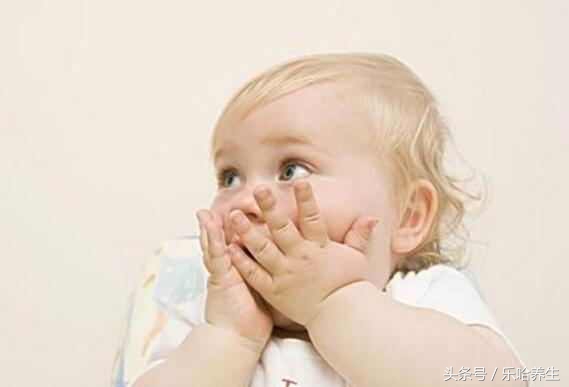 新手妈妈必看宝宝皮肤干燥的原因,宝宝皮肤干燥妈咪巧应对