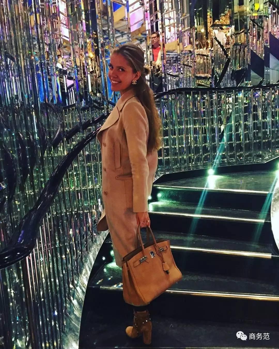 65万颗水晶打造的婚礼,施华洛世奇继承人款婚纱