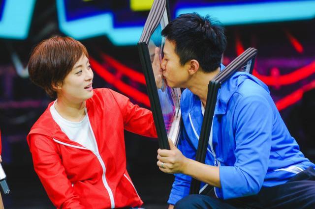 谢娜凭借实力进入决赛张杰助阵，明星恩爱夫妻你最喜欢哪对？