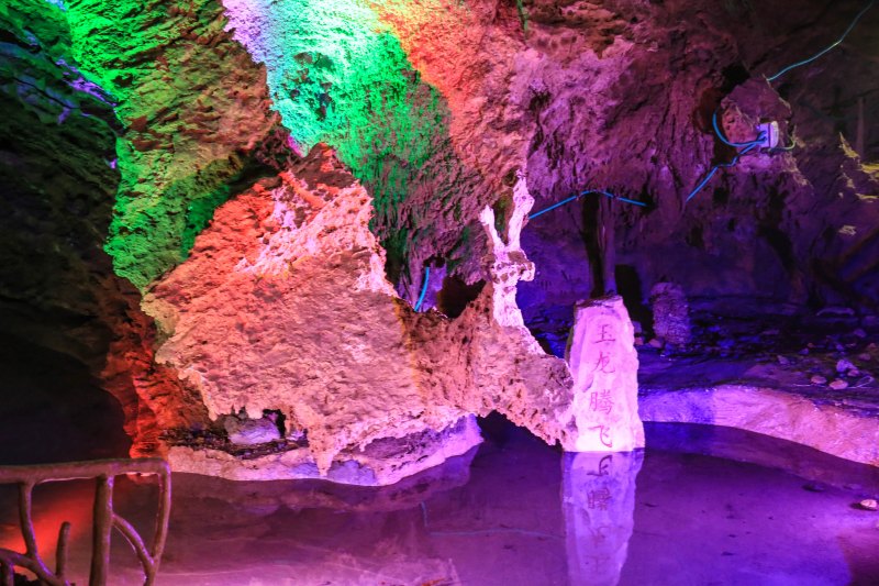 都说重庆热，但在她隔山相望的地方年均14-18度！