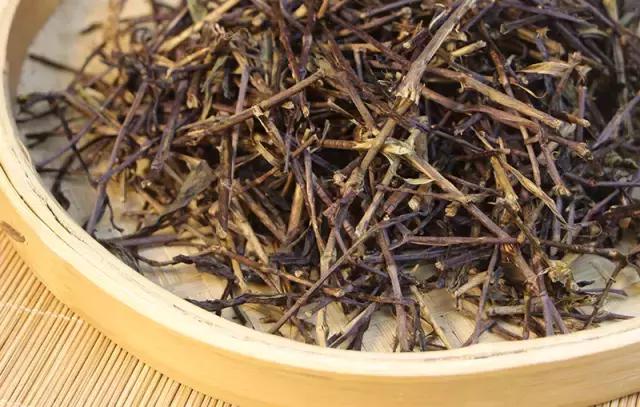 针对岩茶，拣茶梗究竟有多重要？