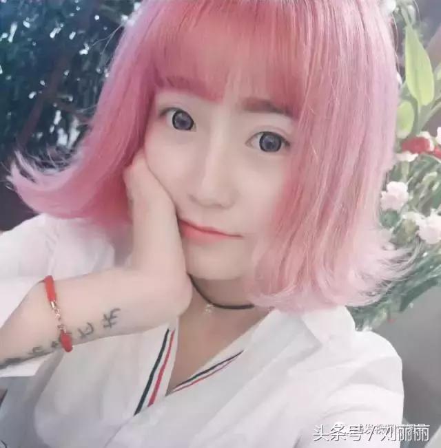 今年流行的发型中发,今年流行新式发型