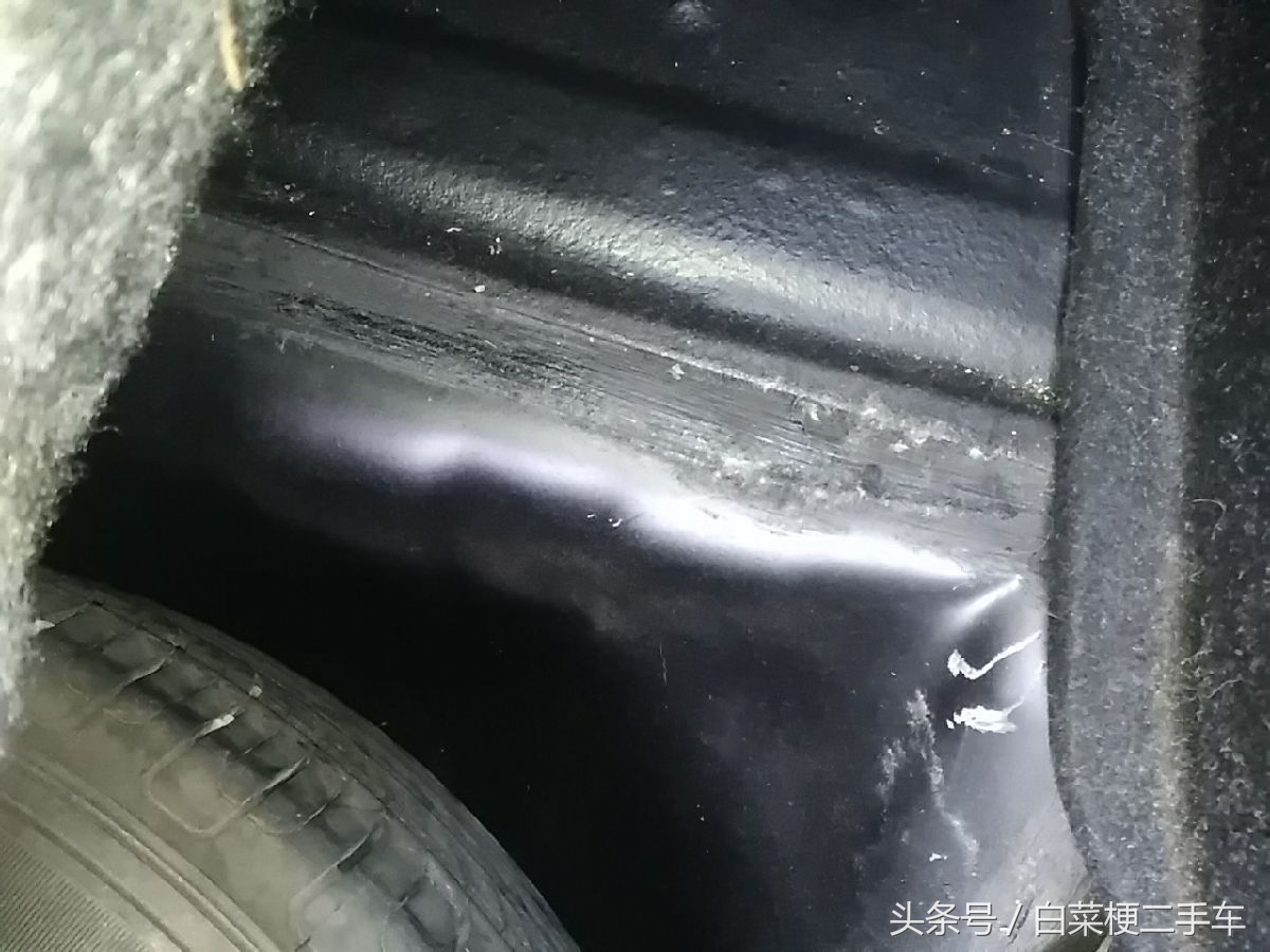 2017款天籁事故二手车多少钱,一万多块钱的天籁事故车