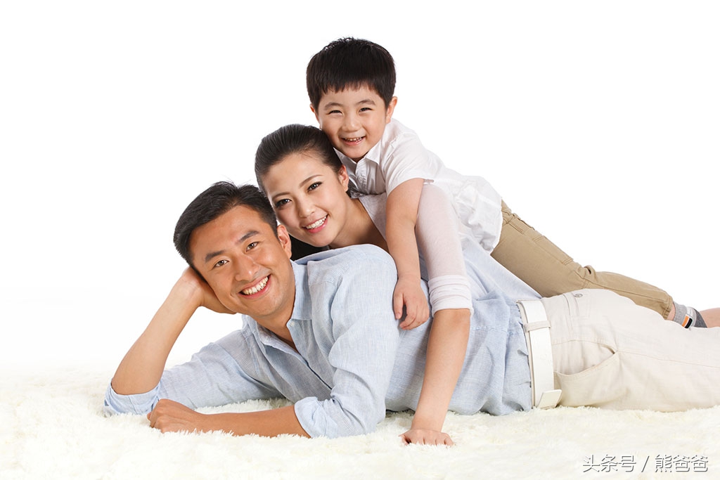 如何让小孩写字工整,怎样使孩子写字能一笔写对了