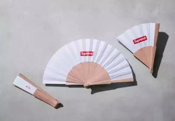 Prada卖185美刀的回形针被群嘲，那你让LV、爱马仕、superme怎么办？