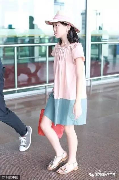 李嫣Style！王菲李亚鹏女儿变身超模05后都出来闯天涯了